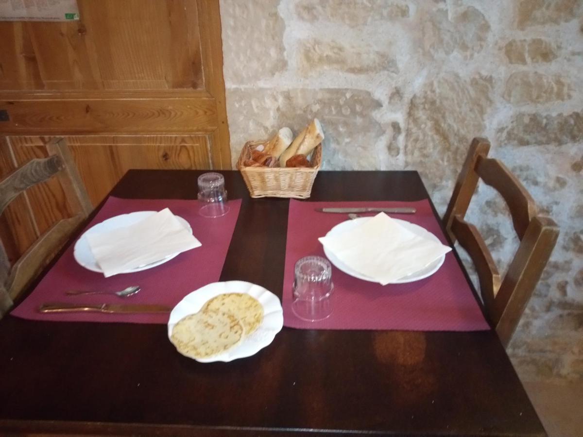 Hotel Du Donjon Aulnay  Eksteriør bilde