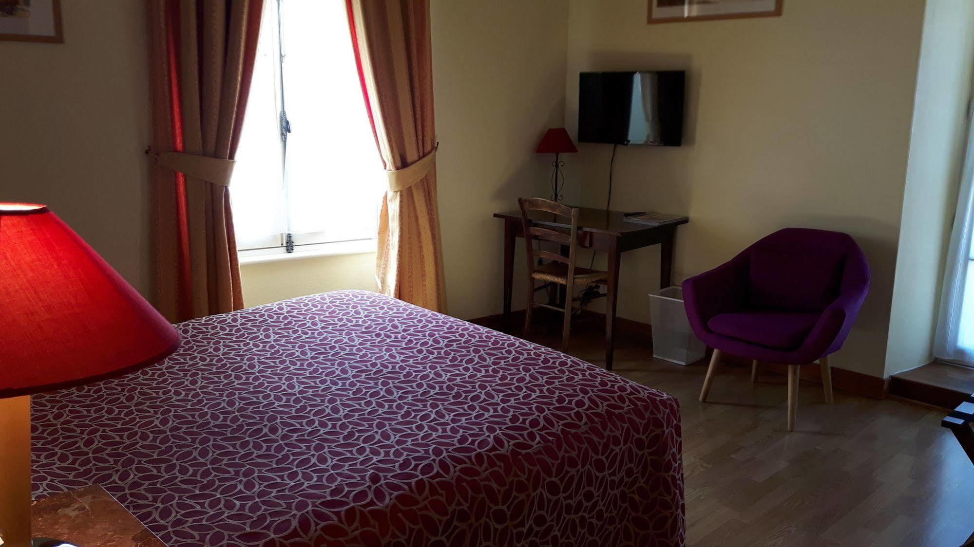 Hotel Du Donjon Aulnay  Eksteriør bilde