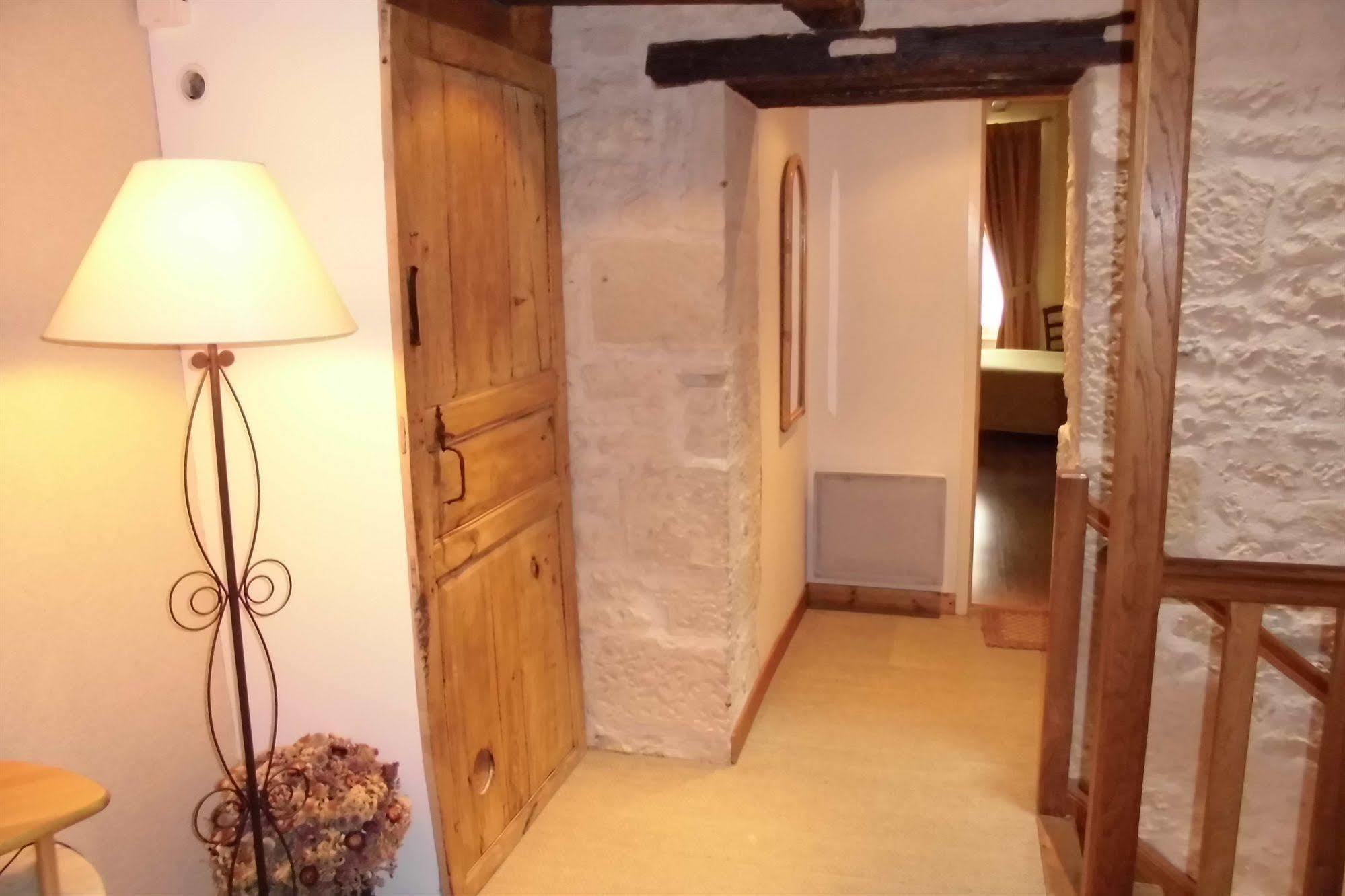 Hotel Du Donjon Aulnay  Eksteriør bilde
